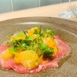 ブラッスリー・ヴィ - 熊本　馬肉上赤身肉カルパッチョ　デコポンのソース