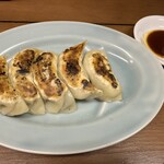 萬里 - 餃子と酢醤油＋辣油