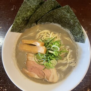 らーめんダイニング 庵 - 料理写真:濃厚煮干しらーめん（醤油）