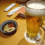 ぱたぱた家 - お通しとビール