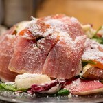 わいん食堂 Chez とし - 2023.12 ラ・フランスと生ハムのサラダ（1,500円）