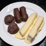 わいん食堂 Chez とし - 2023.12 チョコレート盛り合わせ（栗チョコ、かりんとうチョコ、さつまいもホワイトチョコ）