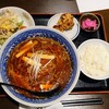 Shisen Fudo Gouzen Kyo - 令和5年12月
                ランチタイム(11:00〜14:30)
                日替わりセット 税込880円
                酸辣麺、揚げ物、サラダ、漬けもの、ライス