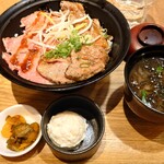 Rosuto Bifuto Hanbagu Yoshimi - ジンギスカン＆ローストビーフ丼のセット　税込み価格1520円