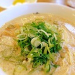 らーめん一途 - ラーメン(麺固め)、ご飯少なめ。