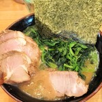 横浜ラーメン 北村家 - 釜焼きロース、ほうれん草