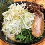 横浜ラーメン 北村家 - ネギラーメンきくらげトッピング