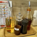 オカモト☆タンメン。 - お酢　ラー油であじへん