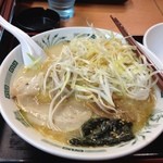 日高屋 - 夕飯にとんこつネギ載せラーメン。