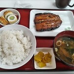 四日市ヒモノ食堂 - セットで750円