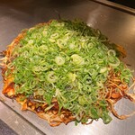 Okonomiyaki Gouki - そば玉イカ天、ネギかけ