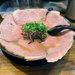 中華そば 錦 - 料理写真:チャーシュー麺
