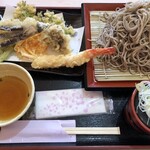 農村レストランふるさと一番 - 料理写真:手打ち天ぷらそば大盛