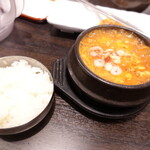 壺 - 純豆腐チゲ　950円