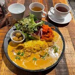 神楽坂 BISTRO NONKI - スパイス香るバターチキンカレープレート