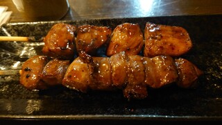 Shokusaichichibujinjimbaa - 鹿肉の串焼き・猪肉の串焼き