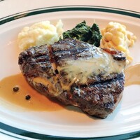 Prime42 steakhouse & sky bar - 