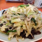 丸吉飯店 - 肉野菜炒め 800円(税込)(2023年6月14日撮影)