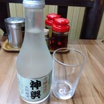 丸吉飯店 - 日本酒冷酒 800円(税込)(2023年6月14日撮影)