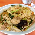 丸吉飯店 - 肉野菜炒め 800円(税込)(2023年5月25日撮影)