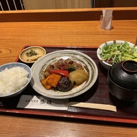 豚捨 KITTE丸の内店 - 