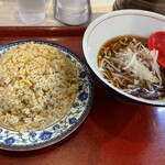 中華食堂一番館 - ミニらぁ麺＋炒飯セット600円（炒飯大盛100円）