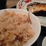 和互 - ランチは早い時間に行くと炊き込みご飯を選べます。