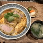 Tonkatsu Daiki - かつ丼(松) これに先出しキャベツが付いて@1,800円