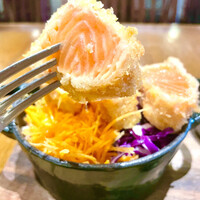 Seafood bar Ermitage 代々木店 - とろサーモンレアカツ丼