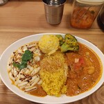 レインボウスパイス - ランチタイムダブルカリー(ネイコーリー・野菜マサラ)