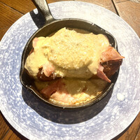 デ サリータ 渋谷 - ポーチドエッグとベーコン“カニ味噌ソース”