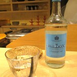 Oku - チェイサー HILDON と共に日本酒を美味しくいただきました。