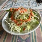 ドルガ・マハル - 最初にサラダが到着