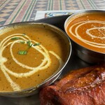 ドルガ・マハル - 右がバターチキンカレー、左はチキンカレー