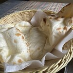 ドルガ・マハル - お代わりのナンはそのまま出てきた