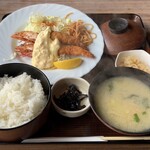 レストイン　デカンショ - えびフライ定食