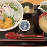 塩竈市場食堂 - しおがまよくばり丼（3色丼）