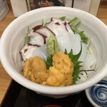 Shiogamai Chiba Shokudou - しおがまよくばり丼（3色丼）　イカ、タコ、ウニ