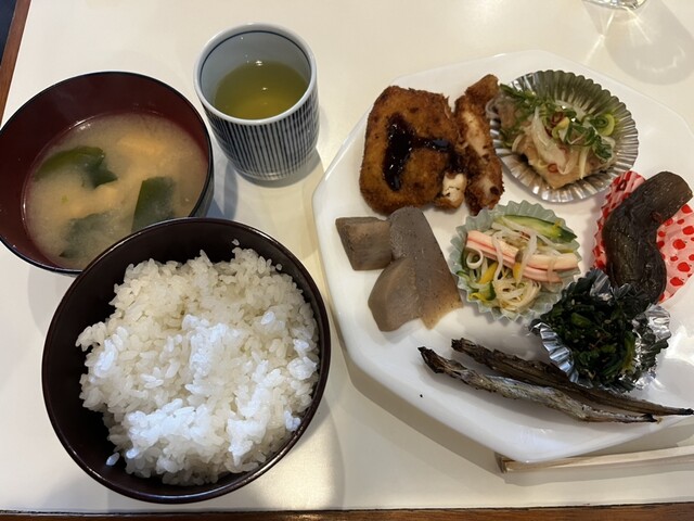 マホロバ - 旭駅前通/喫茶店 | 食べログ