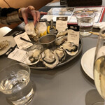 8TH SEA OYSTER Market Kitchen - 美味しいので10個追加しました。