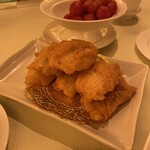 葡京日麗 - 九肚魚は教科書通りにフリッタで。古い潮州料理屋とかでよく見かけますよね