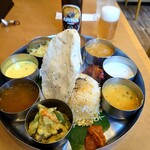 カレーリーブス カフェ＆レストラン - 