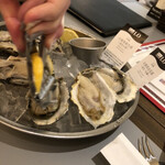 8TH SEA OYSTER Market Kitchen - 相生、岩美とどれも美味しいです♪