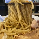 煮干らーめん 川むら - 混ぜる前の麺