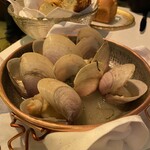 Guincho a Galera - まぁ、ゴリッパ！　な型のハマグリワイン蒸しうまいうまい