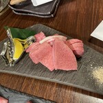 備長炭焼肉としゃぶしゃぶ 仔虎 - 