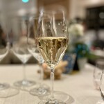 ブラッセリーベルナール - スパークリングワイン
　ギィ・ド・サンフラヴィー　シャンパーニュ