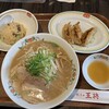 Gyouza No Oushou - 餃子の王将ラーメンセット