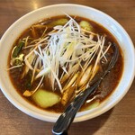 萬福楼 - 四川牛肉麺(中辛)