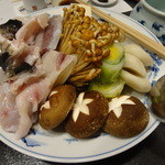 臼杵ふぐ処 良の家 - ちり鍋　調理前